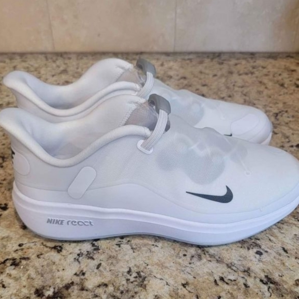 Nike Women's React Ace Tour Golf Shoes Size 7